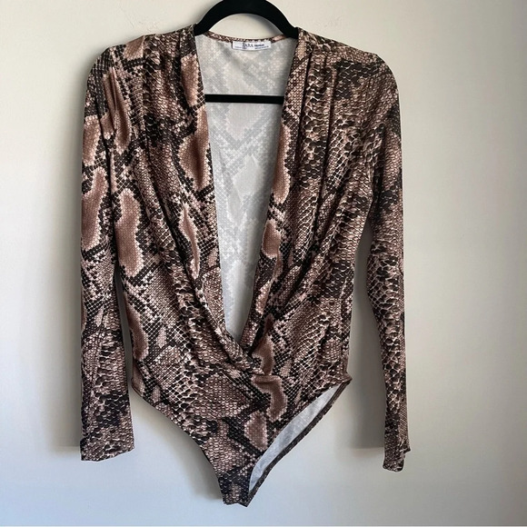 Zara long sleeve snake print low neckline bodysuit size medium - Picture 1 of 6